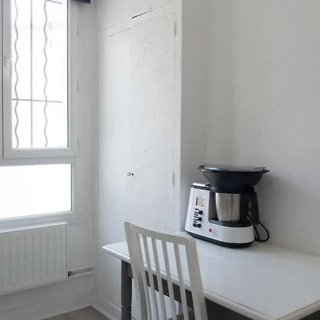 Hostnfly - Beautiful Studio Near The Montmartre Cemetery * Paris